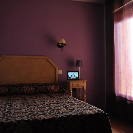 Langa Szálloda Cerezo de Abajo